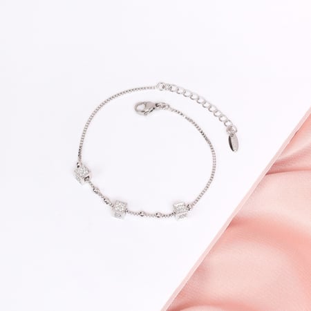 إسوارة بتصميم قطع مكعبه