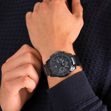 ساعة تومي هيلفيغر