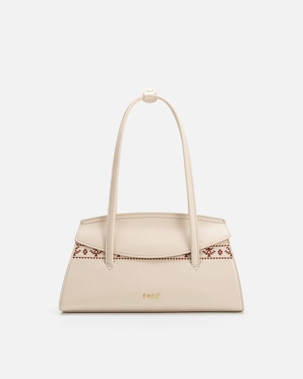 شنطة نسائية من الجلد الفاخر بلون أبيض