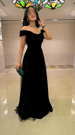فستان اسود مخمل