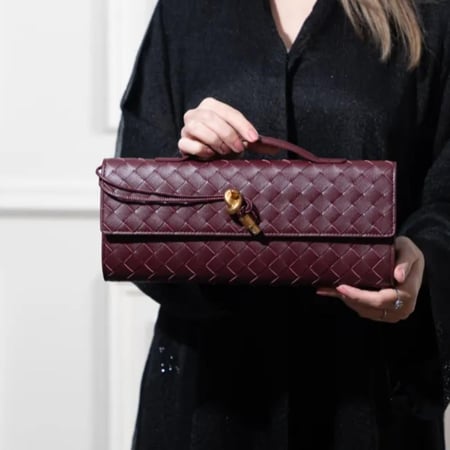 لونق كلاتش انديامو | عنابي