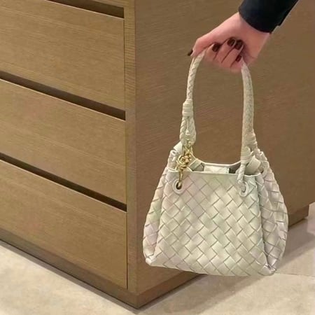 بوتيغا براشوت | أسود