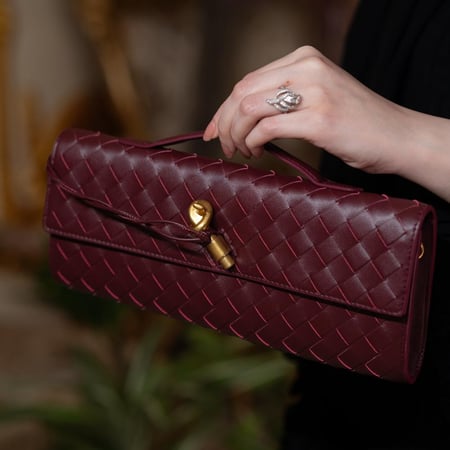 لونق كلاتش انديامو | عنابي