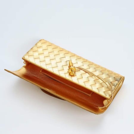 لونق كلاتش انديامو | ذهبي