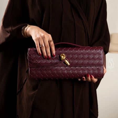 لونق كلاتش انديامو | عنابي