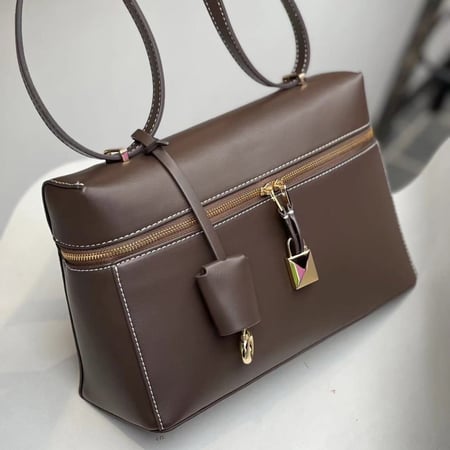 لورو باق | بني