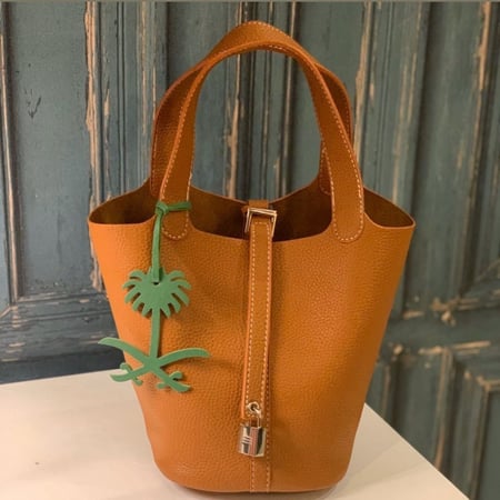 تعليقة سيفين و نخلة