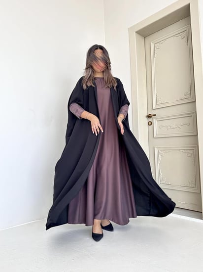 عباية كريب ملكي و حرير ياباني بقصة نصف بشت