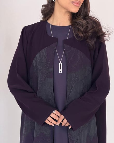 عباية كريب سيراميك اندونيسي مع حرير جاكار تركي مشجر بقصة كلوش