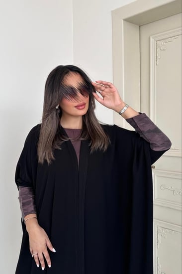 عباية كريب ملكي و حرير ياباني بقصة نصف بشت