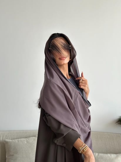عباية كريب ناعم بقصة كلوش