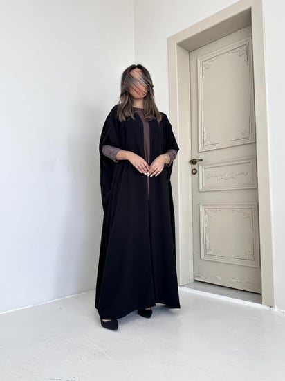 عباية كريب ملكي و حرير ياباني بقصة نصف بشت