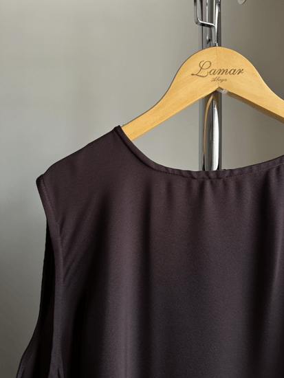 فستان عباية باللون البني