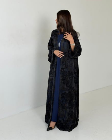 عباية حرير جاكار تركي مشجر بقصة كلوش