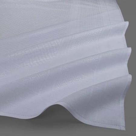 شماغ البسام البصمة البيضاء الشكل الجديد