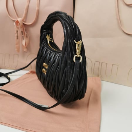 حقيبة miumiu wander