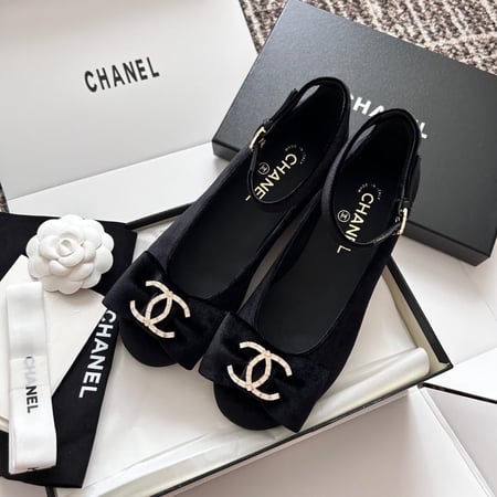 حذاء شانيل 24K