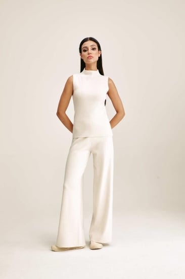 بلوزة محبوكة بلا أكمام