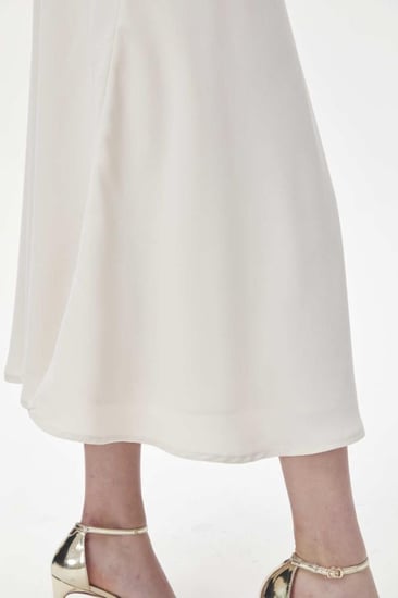 تنورة بقصة كلوش