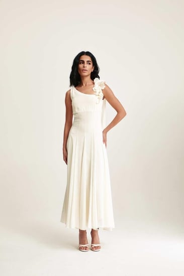 فستان بلا أكمام مٌٌزين بورود