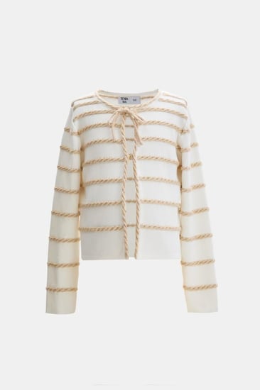 جاكيت مزين بأربطة