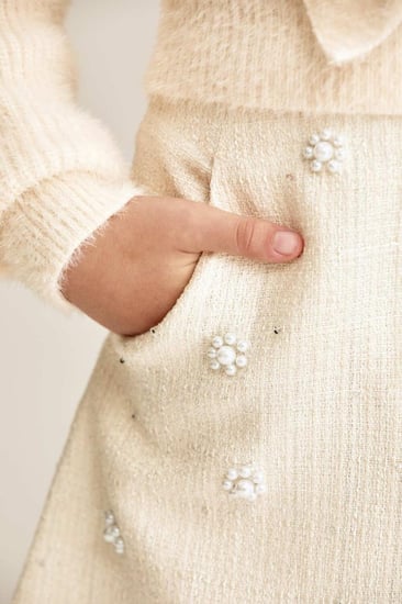 تنورة تويد مزينة باللؤلؤ والترتر