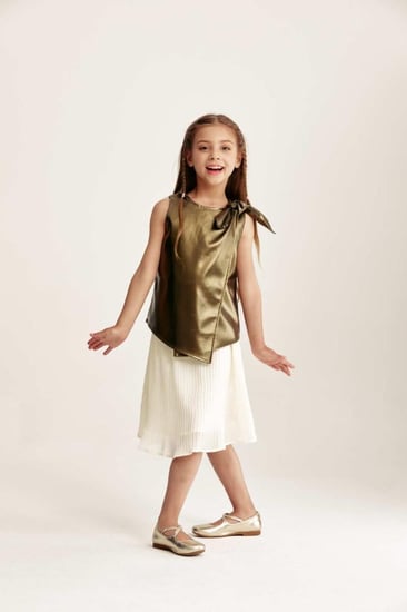 بلوزة بلا أكمام مزينة بربطة