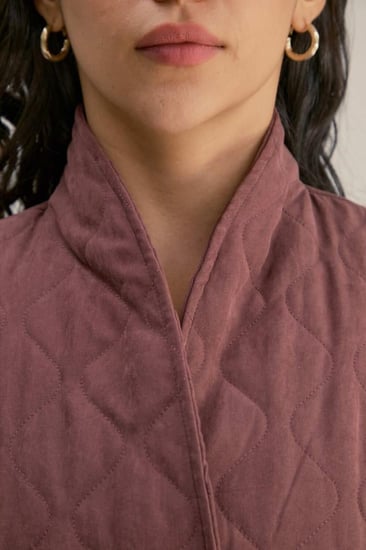 جاكيت مبطن بأكمام قصيرة