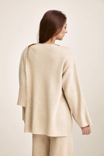 بلوزة محبوكة بشال