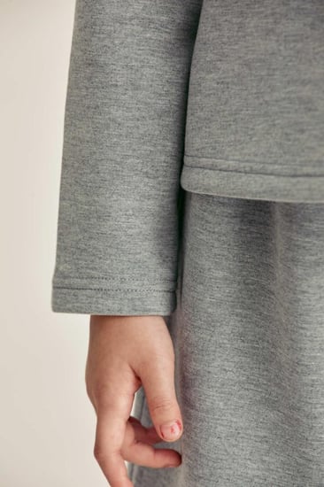 بلوزة مزينة بالكريستال