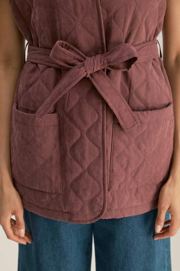 جاكيت مبطن بأكمام قصيرة