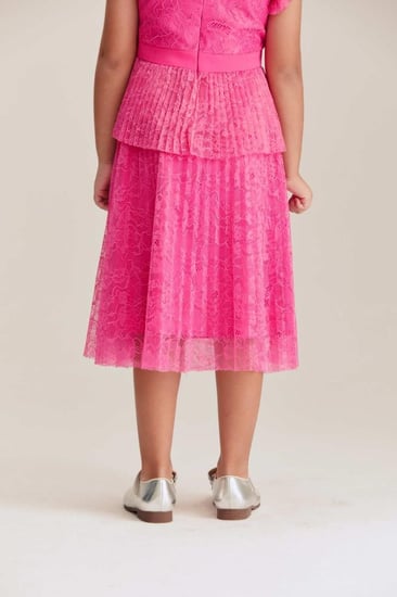 تنورة دانتيل بكسرات