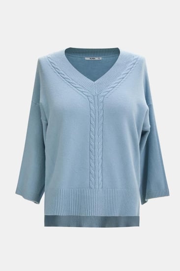 بلوزة واسعة بياقة V