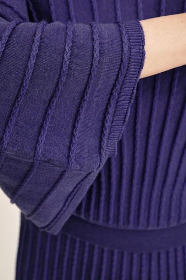 تنورة محبوكة بخصر مطاطي