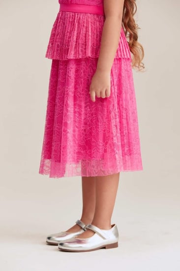 تنورة دانتيل بكسرات