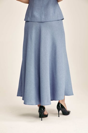 تنورة بقصة كلوش