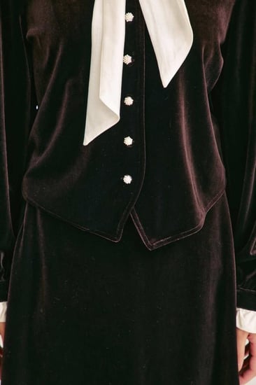 جاكيت مخمل بياقة بربطة