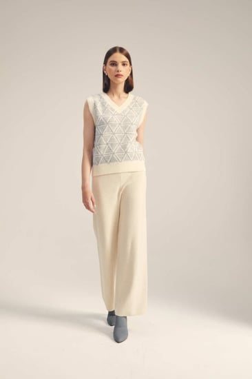 بلوزة بلا أكمـام بنقوش هندسية