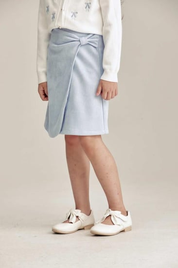 تنورة شامواة مزينة بعقدة