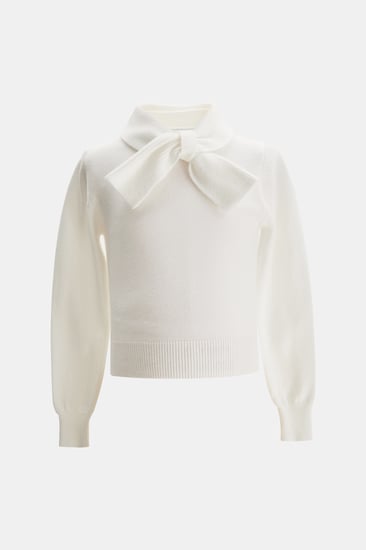 بلوزة محبوكة بياقة بربطة