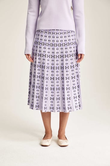 تنورة بنقوش هندسية