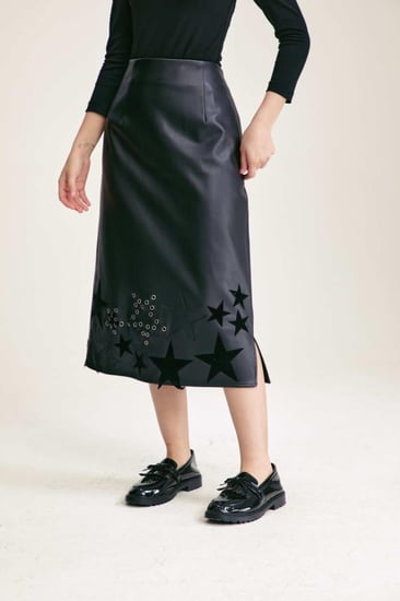 تنورة جلد مزينة بنجوم