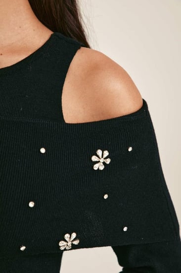 بلوزة بلا أكتاف مزينة بالكريستال