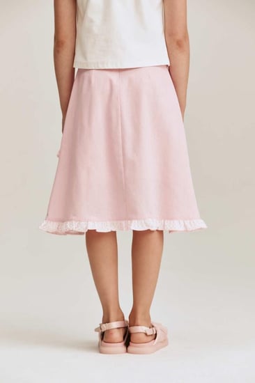 تنورة بحواف كشكش