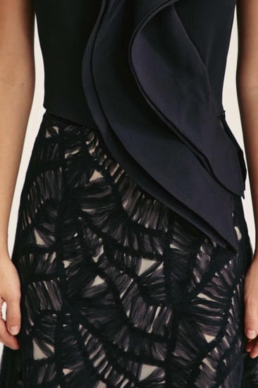 بلوزة مزينة بكشكش