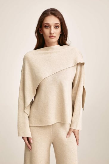 بلوزة محبوكة بشال