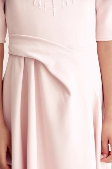 فستان مطرز بالترتر والخرز