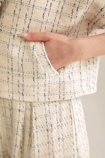 جاكيت تويد بأكمام قصيرة