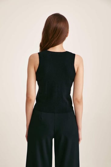 جاكيت ترتر بلا أكمام