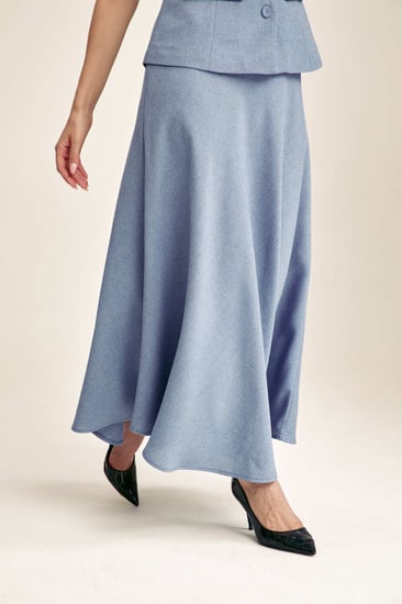 تنورة بقصة كلوش